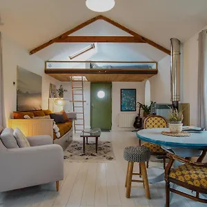 https://the-carton-store-loft-apt.corkhotel.net